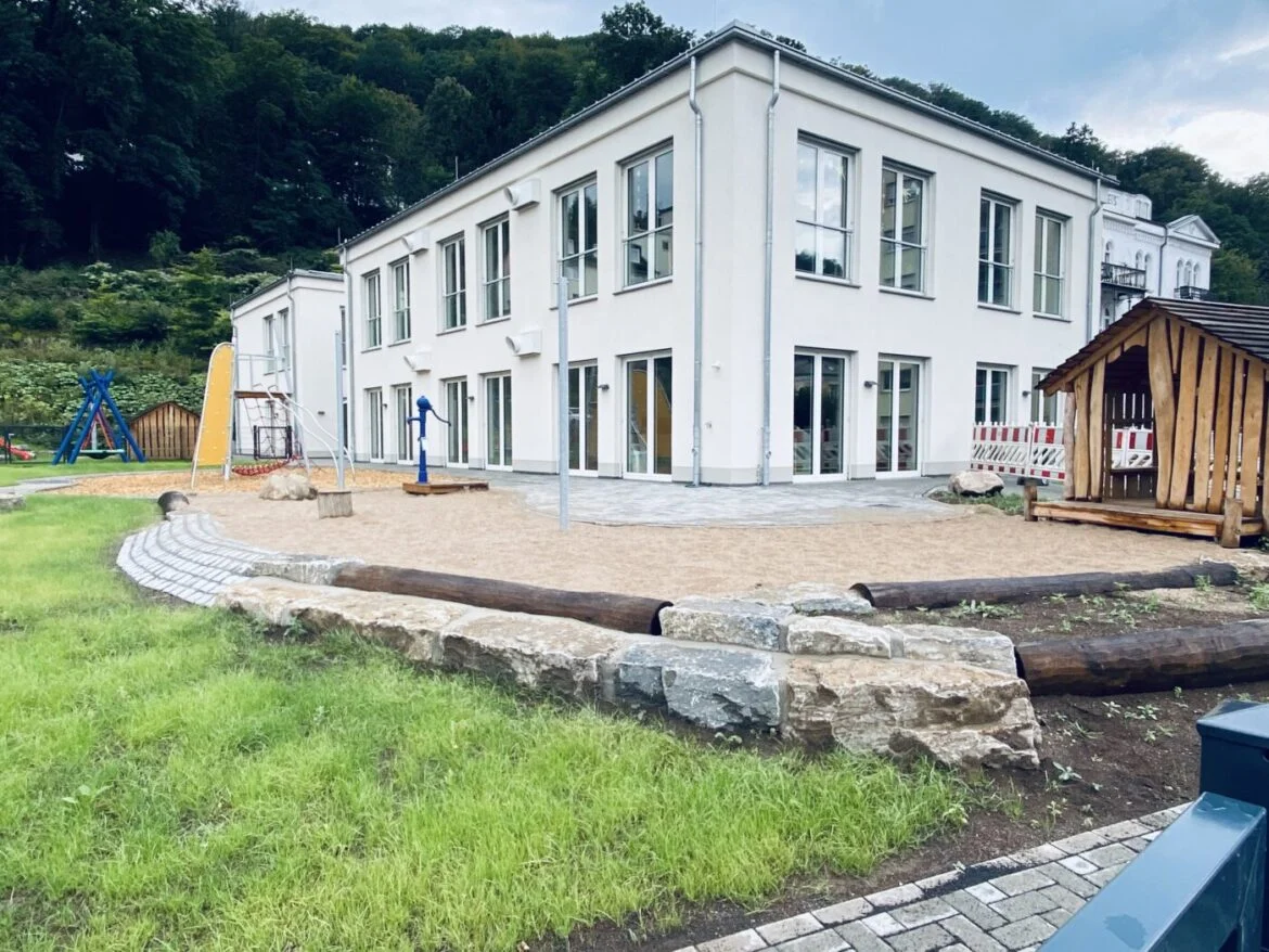 Moderne Kita mit Spielplatz in Bad Ems
