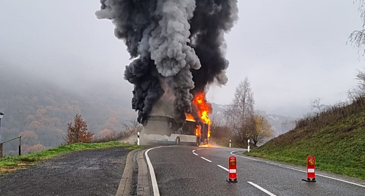 brennender Linienbus