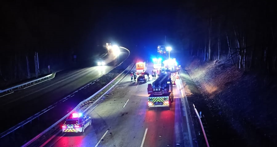 ++Aktuell++A48 Richtung Dernbacher Dreieck nach Unfall gesperrt - 56Aktuell