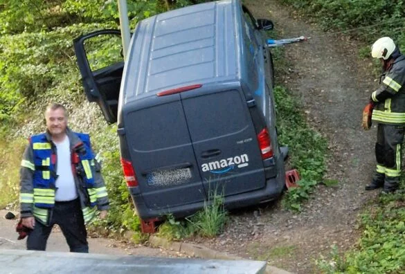 WhatsApp Bild 2025-06-20 um 21.23.22_0e6010e9 Unfall eines Lieferwagens im Wald, 56 aktuell berichtet