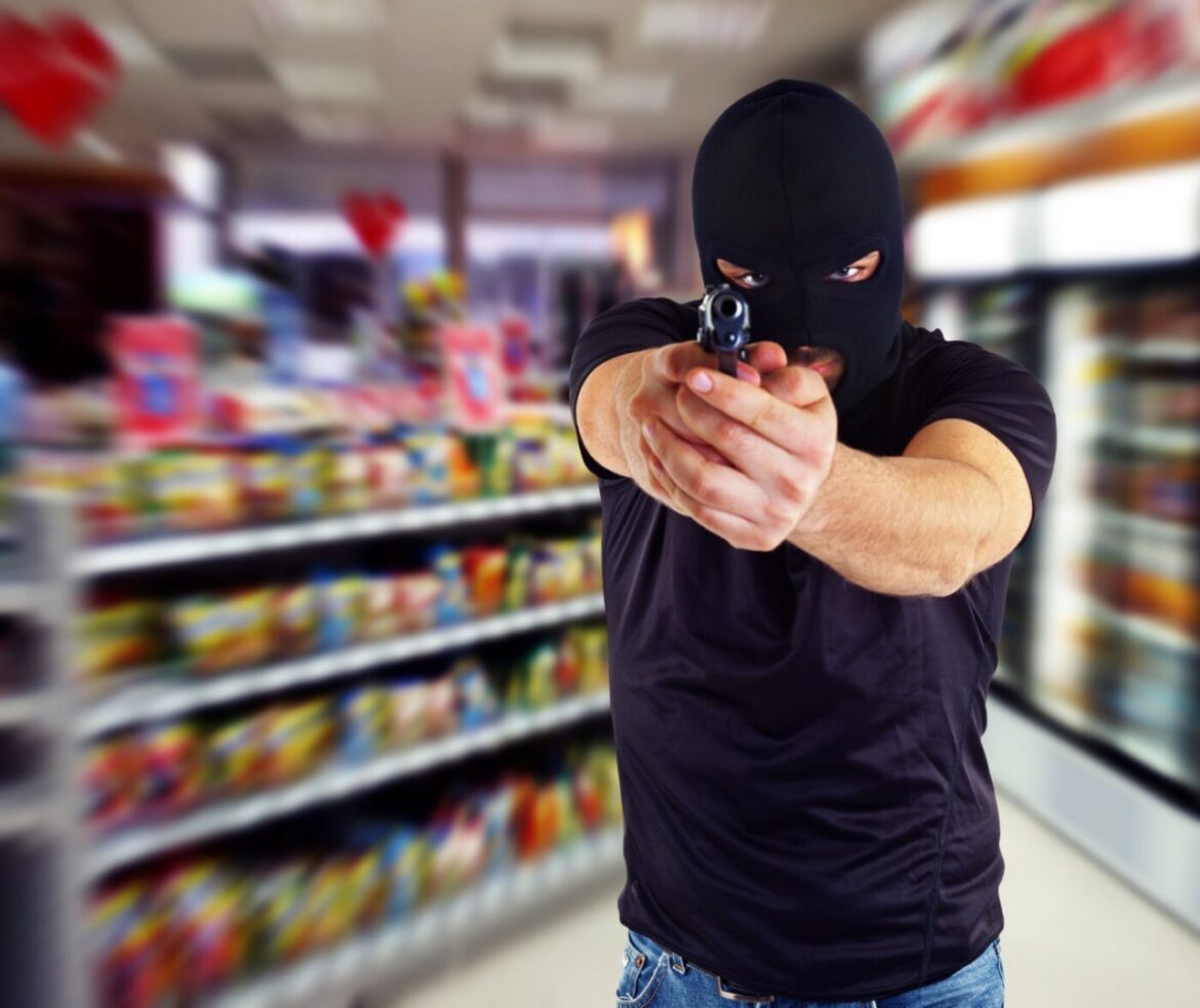 Überfall im Supermarkt mit Pistole, 56aktuell berichtet