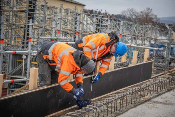 Goldgrube_Arbeiten-min Bauarbeiter bei der Arbeit an einem Gerüst in Goldgrube, 56aktuell News.