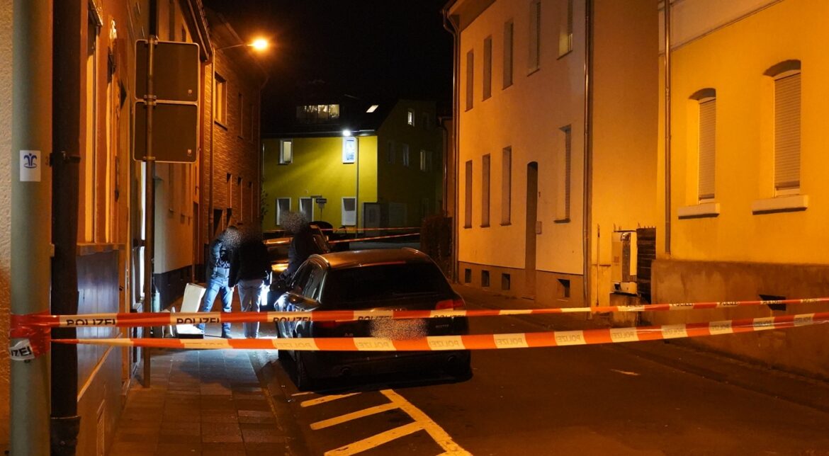 Polizeieinsatz in der Bachstraße, Bad Ems bei Nacht - 56aktuell