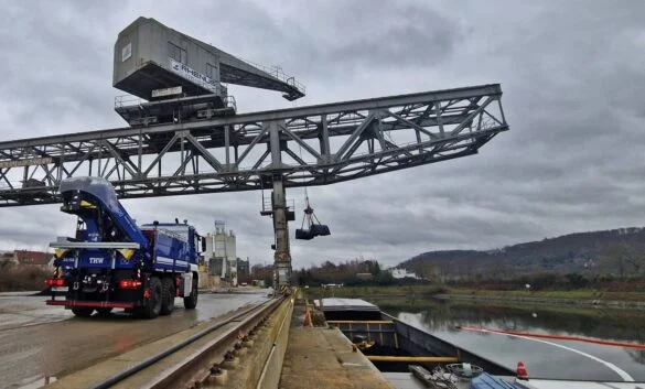 Lahnstein_Hafen (6)-min Industriehafen in Lahnstein mit Kran und LKW, 56 aktuell News