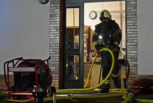 Wilofa 2 (8) Feuerwehrmann bei nächtlichem Einsatz, 56aktuell News