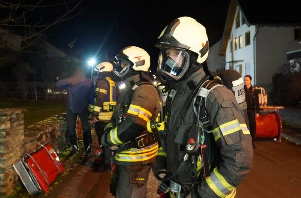 Wilofa (7) Feuerwehrleute bei nächtlichem Einsatz, 56 aktuell News