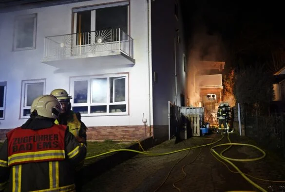 Wilofa (8) Feuerwehrleute bei nächtlichem Einsatz in Bad Ems, 56aktuell berichtet.