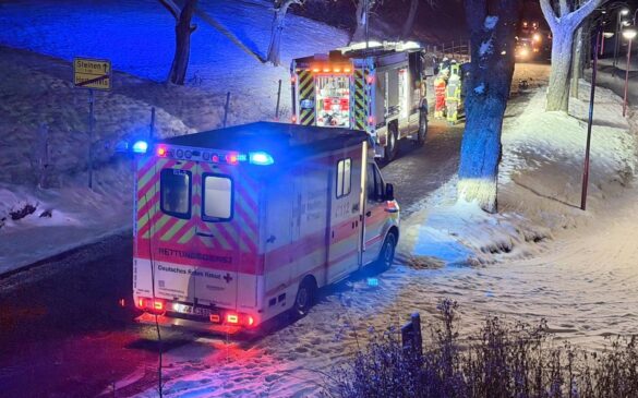Hartenfels (5)-min Rettungsfahrzeuge im Schnee bei Nacht, 56aktuell News