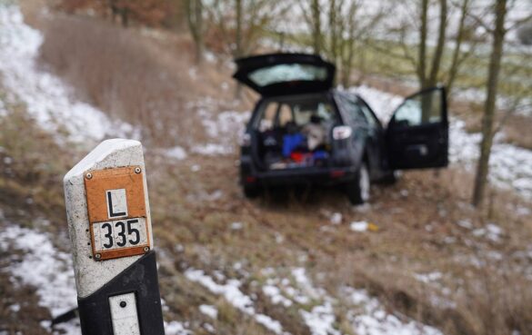 Unfall Dachsenhausen (5)-min Unfall auf L335 bei Dachsenhausen, Auto im Graben, 56aktuell News