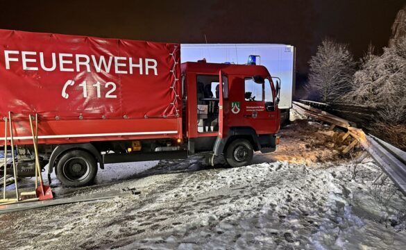 Unfall_A3 (3) Unfall auf der A3 mit Feuerwehrfahrzeug im Einsatz, 56aktuell berichtet.