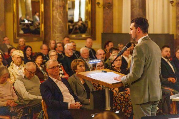 neujahrsempfang_badems_17-01-26_46-min_56aktuell Mann hält Rede bei Neujahrsempfang in Bad Ems.