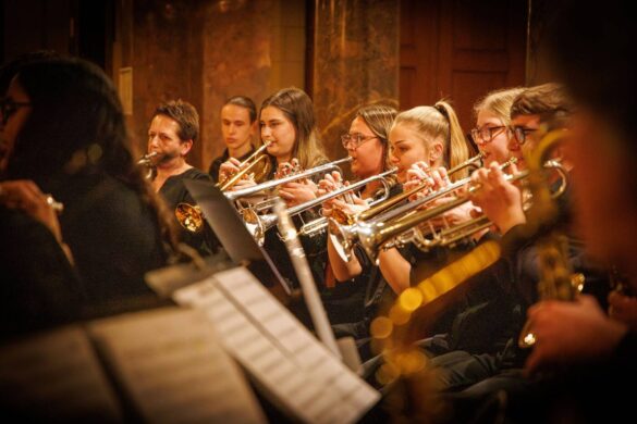 neujahrsempfang_badems_17-01-26_53-min_56aktuell Musiker spielen Trompeten bei einem Neujahrsempfang.