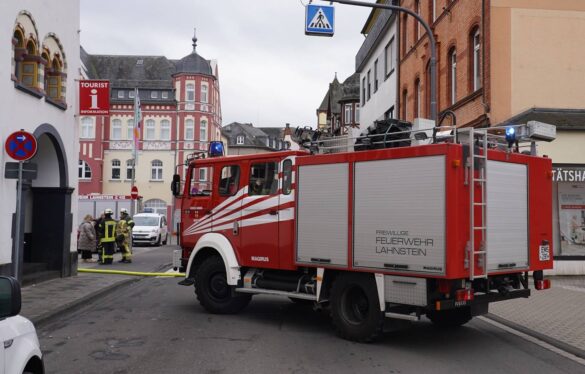 salhofplatz-1-min_56aktuell Feuerwehrfahrzeug auf dem Salhofplatz in Lahnstein