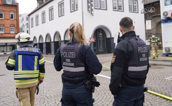 salhofplatz-4-min_56aktuell Polizei und Feuerwehr am Salhofplatz im Einsatz