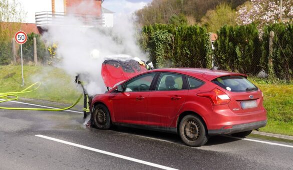 Fachbach Fahrzeugbrand (5)