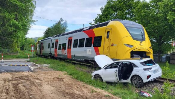 Unfall_Bahnübergang_Dernbach (1)-min