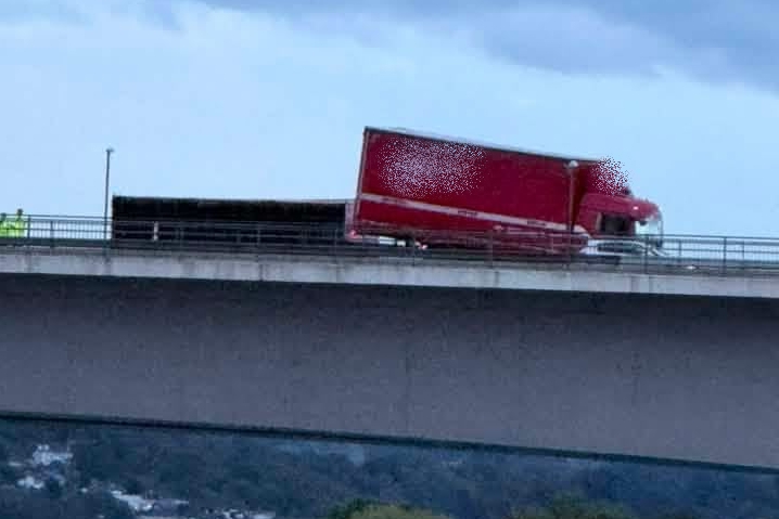 Autobahnbrücke